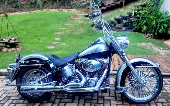 HARLEY-DAVIDSON SOFTAIL HERITAGE CLASSIC HARLEY-DAVIDSON SOFTAIL HERITAGE CLASSIC